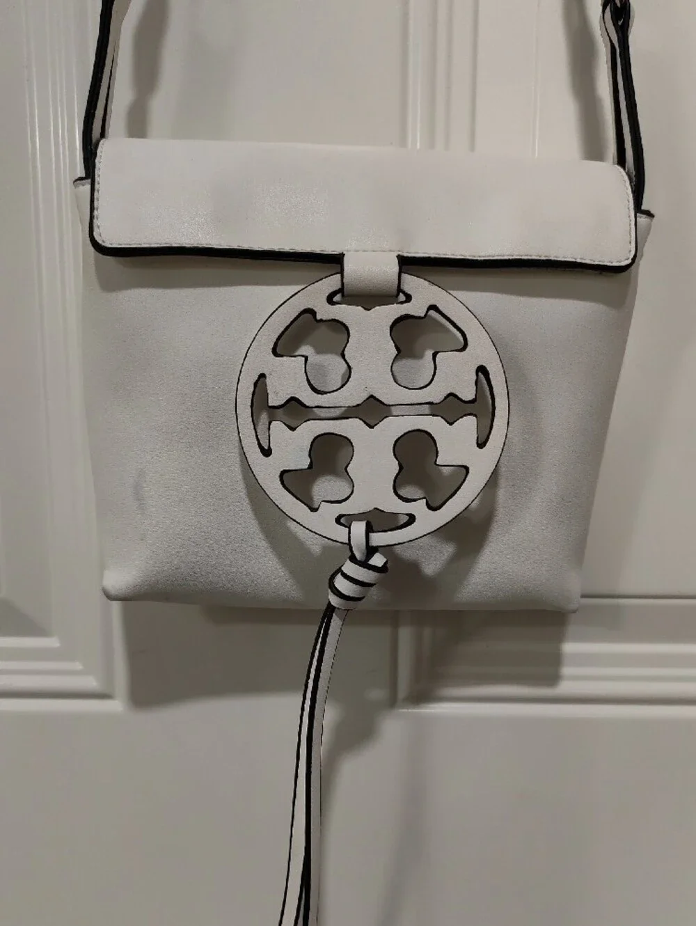 Tory Burch White Leather Crossbody with Logo Medallion